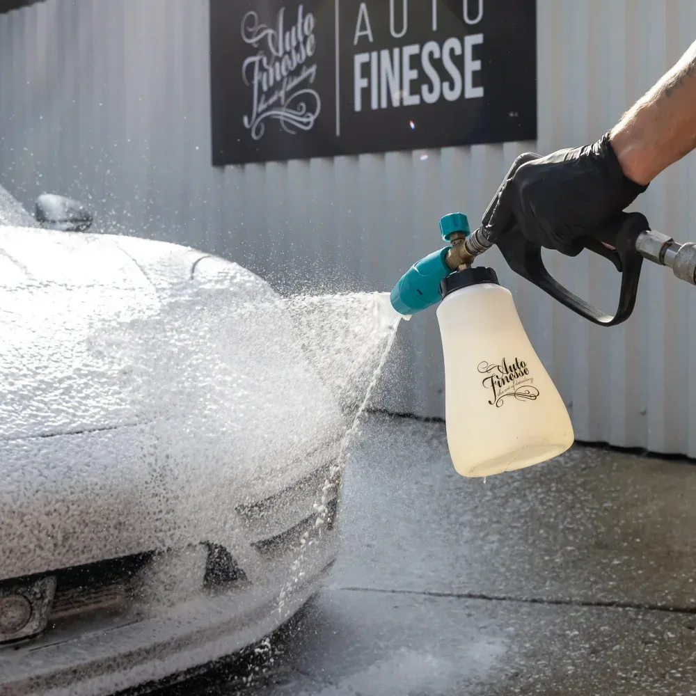 Aktivní pěna pro předmytí Auto Finesse Avalanche 5000 ml — detail produktu 4