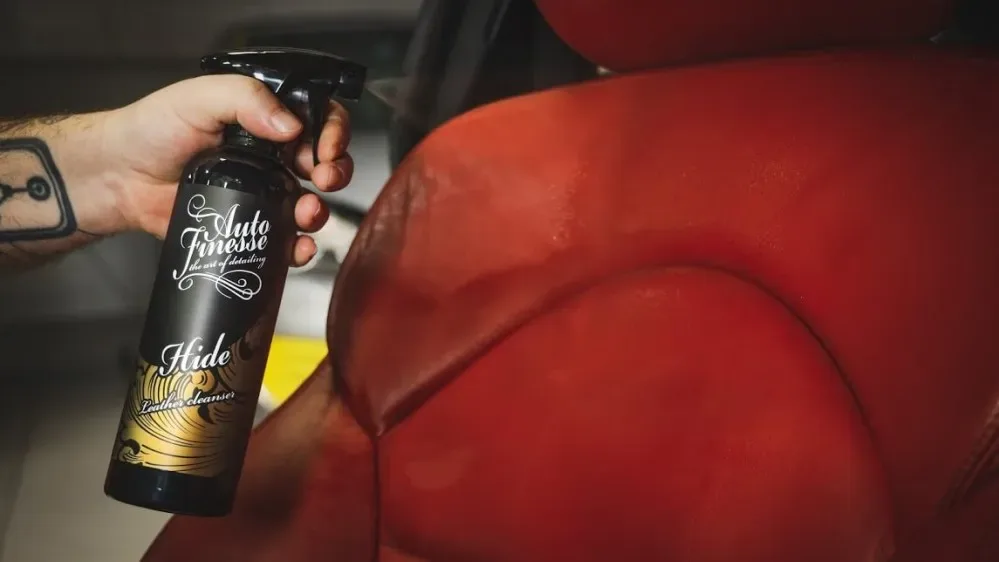 Čistič kožených sedaček a čalounění v autě Auto Finesse Hide 500 ml — detail produktu 3
