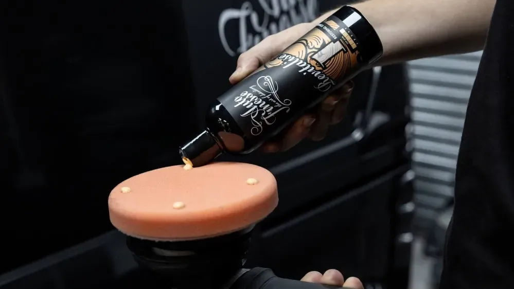 Tvrdý leštící kotouč 75 mm Auto Finesse Revitalise - 1. krok — detail produktu 5