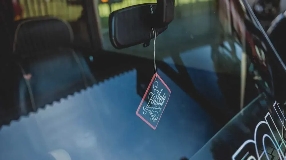 Závěsná vůně do auta Auto Finesse Sweet Shop - citronový šumák — detail produktu 2
